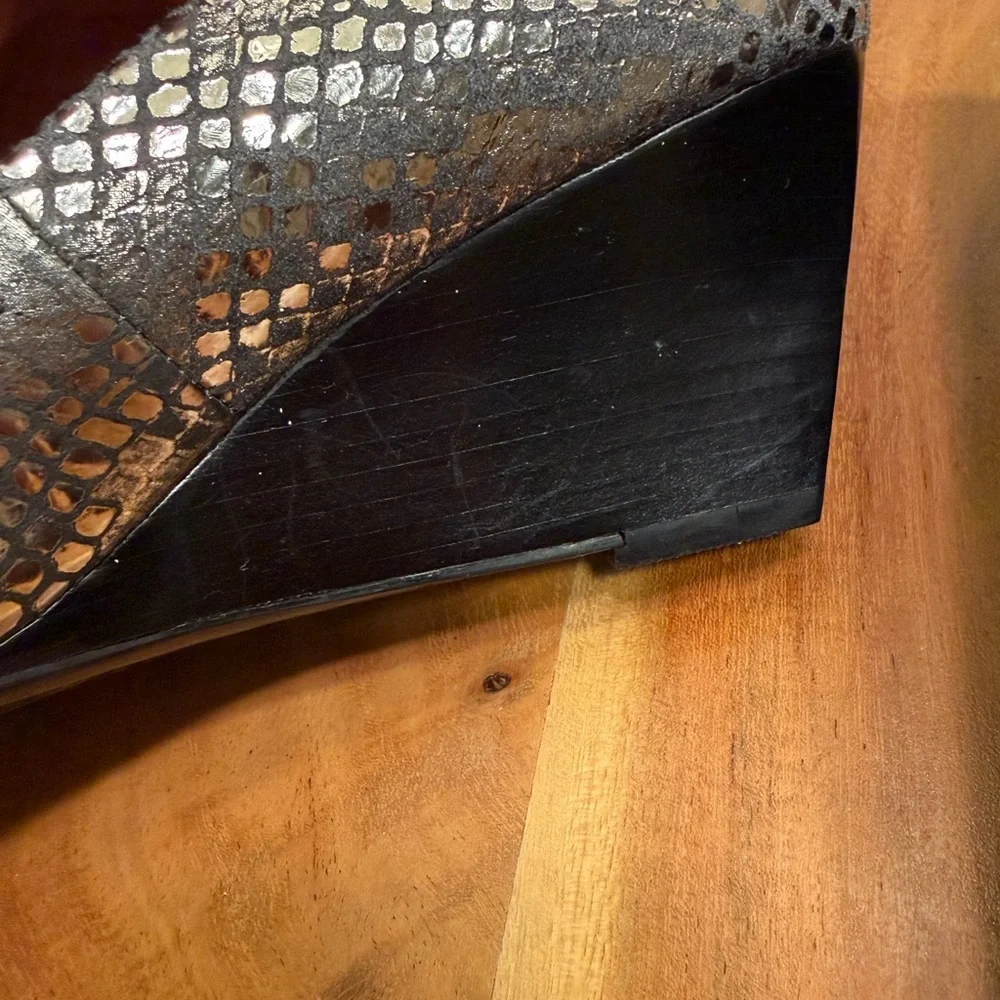 Calvin‎ Klein Metallic Snakeskin Wedges | Vintage Inspired | Size 7.5